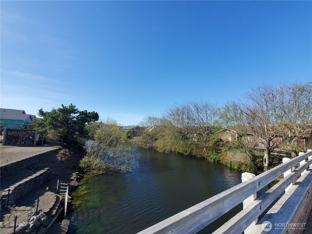 33001 I Street, Ocean Park, WA 98640