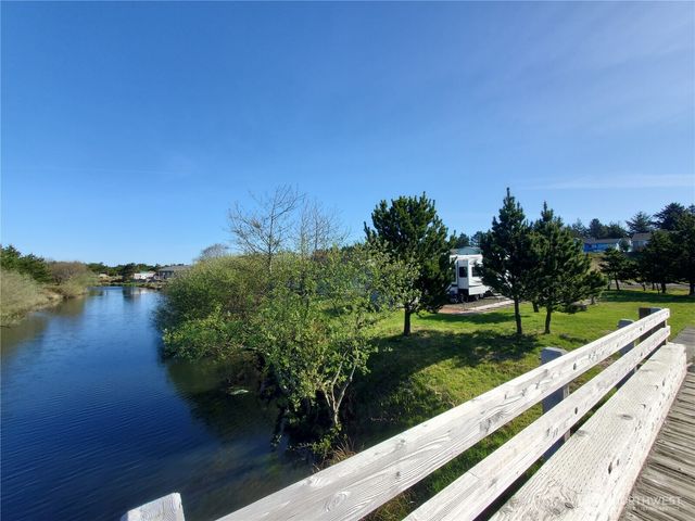 33001 I Street, Ocean Park, WA 98640