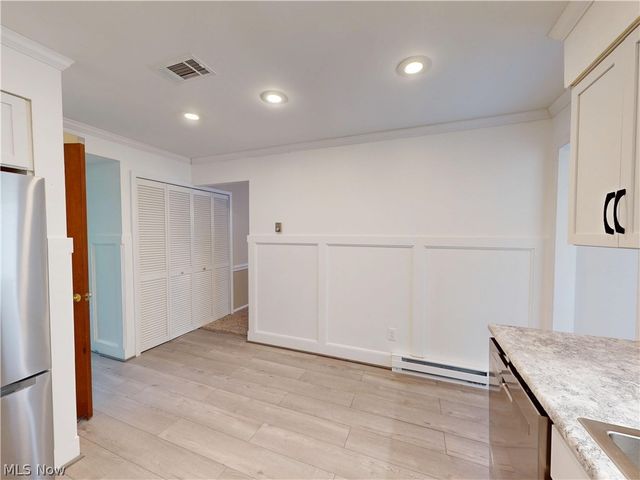 8240 Deepwood Boulevard 7-2, Mentor, OH 44060