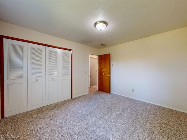 8240 Deepwood Boulevard 7-2, Mentor, OH 44060