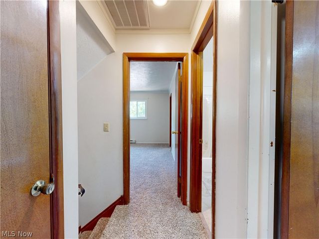 8240 Deepwood Boulevard 7-2, Mentor, OH 44060