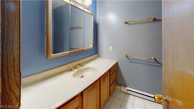 8240 Deepwood Boulevard 7-2, Mentor, OH 44060