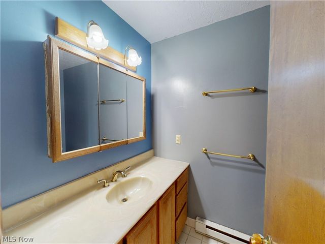 8240 Deepwood Boulevard 7-2, Mentor, OH 44060