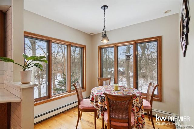 897 Annie Lang Drive, Milford, MI 48381