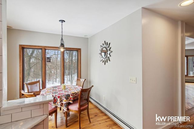 897 Annie Lang Drive, Milford, MI 48381