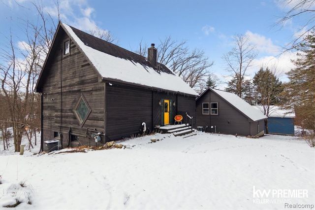 897 Annie Lang Drive, Milford, MI 48381