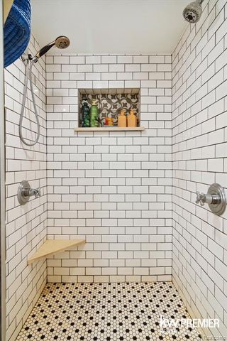 897 Annie Lang Drive, Milford, MI 48381