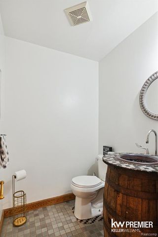 897 Annie Lang Drive, Milford, MI 48381