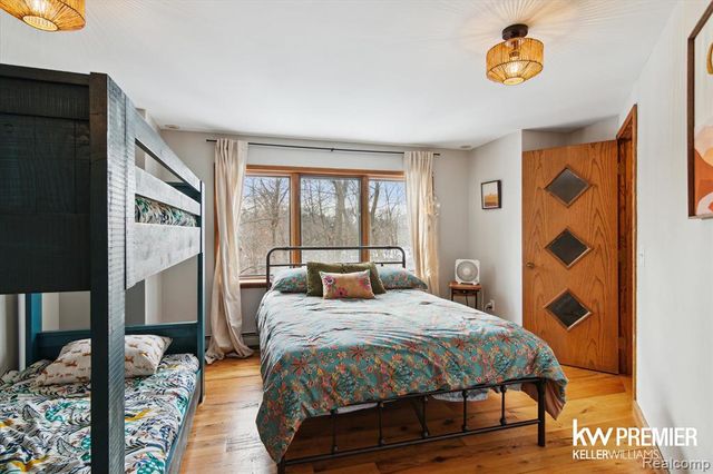 897 Annie Lang Drive, Milford, MI 48381