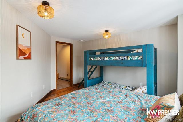 897 Annie Lang Drive, Milford, MI 48381