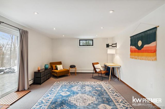 897 Annie Lang Drive, Milford, MI 48381