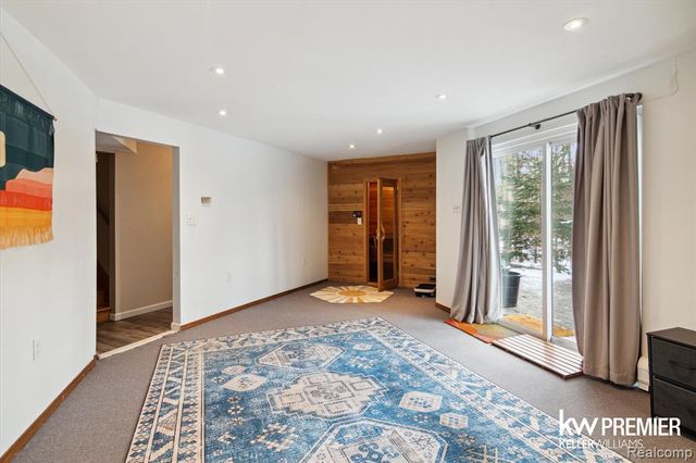 897 Annie Lang Drive, Milford, MI 48381