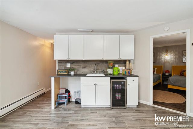 897 Annie Lang Drive, Milford, MI 48381