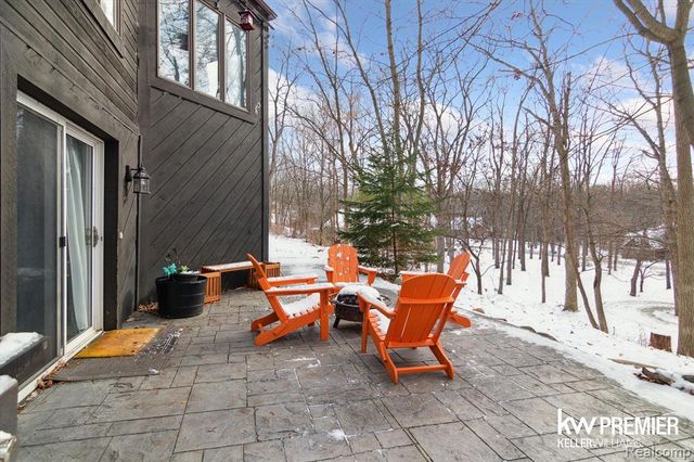 897 Annie Lang Drive, Milford, MI 48381