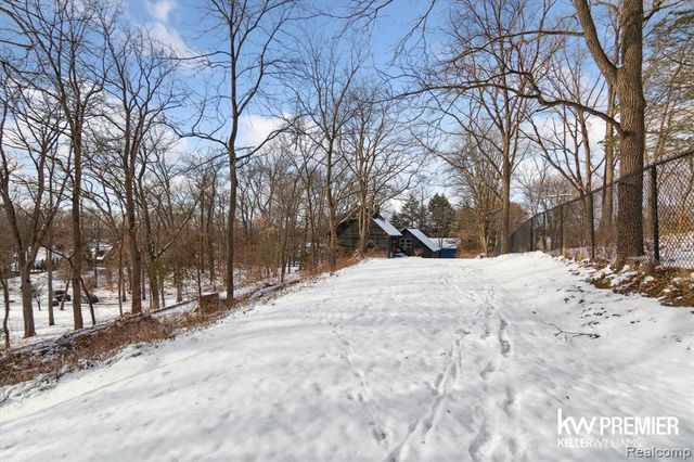 897 Annie Lang Drive, Milford, MI 48381