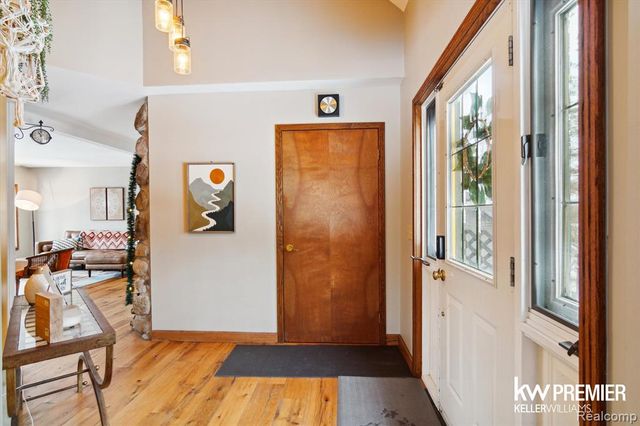 897 Annie Lang Drive, Milford, MI 48381