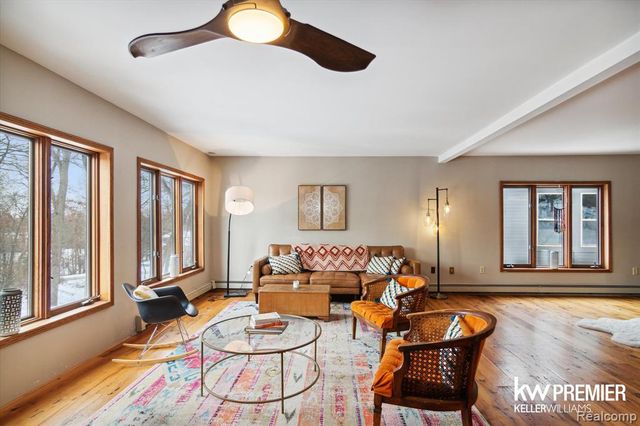 897 Annie Lang Drive, Milford, MI 48381