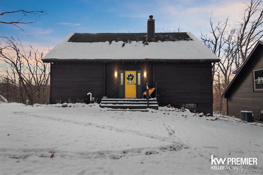 897 Annie Lang Drive, Milford, MI 48381