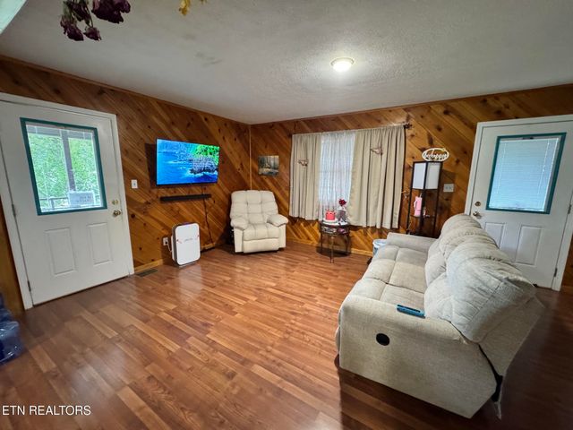 6105 S York Hwy, Clarkrange, TN 38553