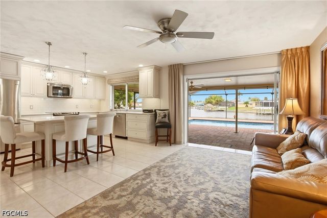 1141 SE 28th TER, Cape Coral, FL 33904