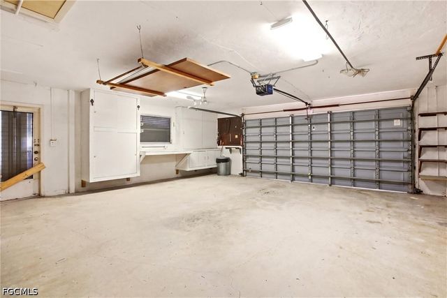 1141 SE 28th TER, Cape Coral, FL 33904