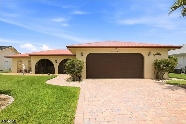 1141 SE 28th TER, Cape Coral, FL 33904