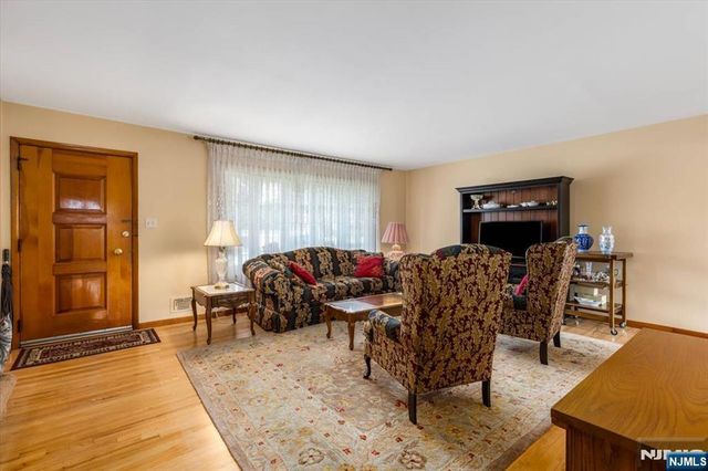 11 Landis, Clifton, NJ 07013