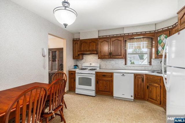 11 Landis, Clifton, NJ 07013