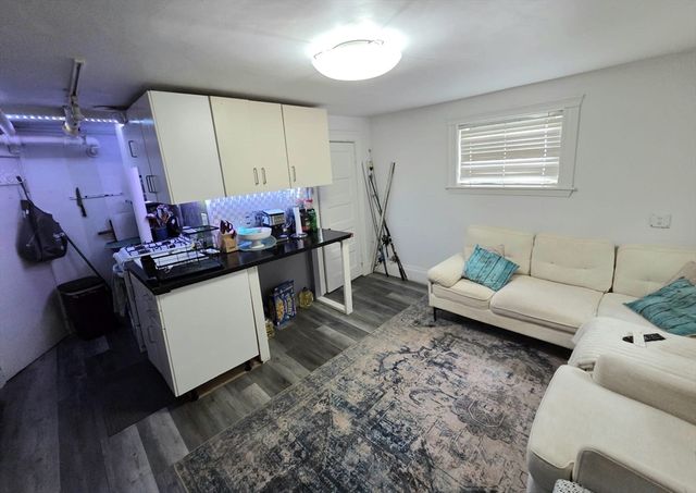 229 Washington Ave 3A, Winthrop, MA 02152