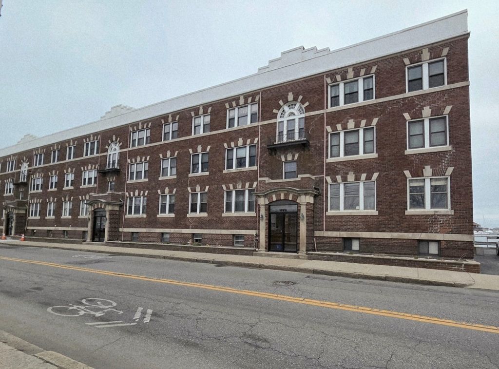 229 Washington Ave 3A, Winthrop, MA 02152