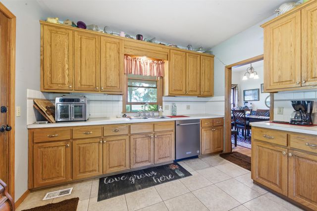 13705 E 117th St N, Valley Center, KS 67147