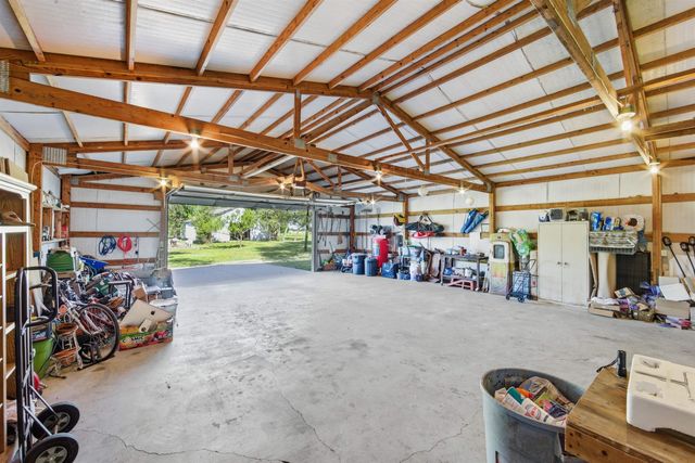 13705 E 117th St N, Valley Center, KS 67147