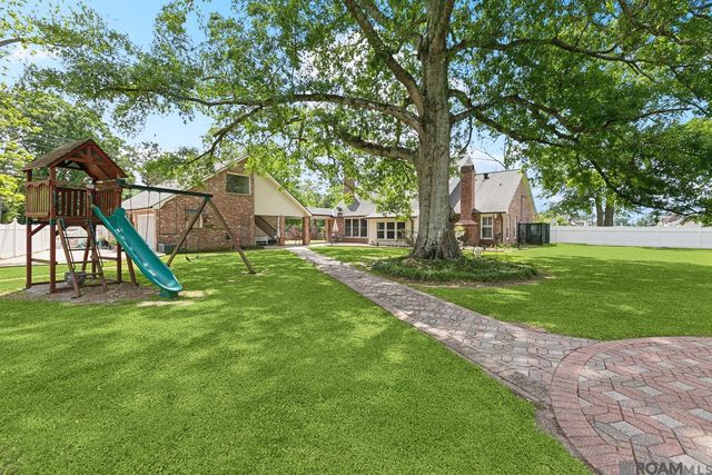 10152 S Vignes Rd, Saint George, LA 70817