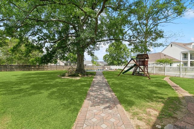 10152 S Vignes Rd, Saint George, LA 70817