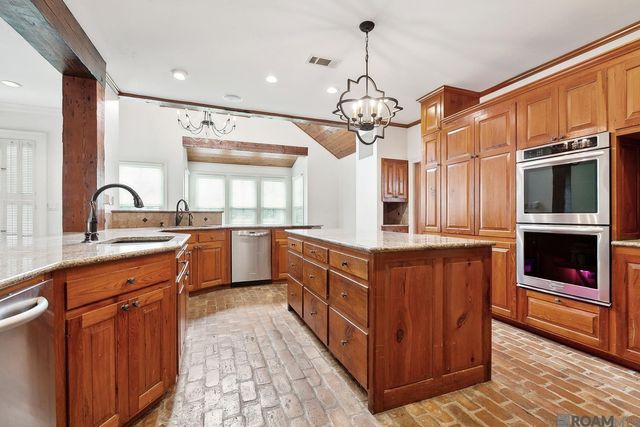 10152 S Vignes Rd, Saint George, LA 70817