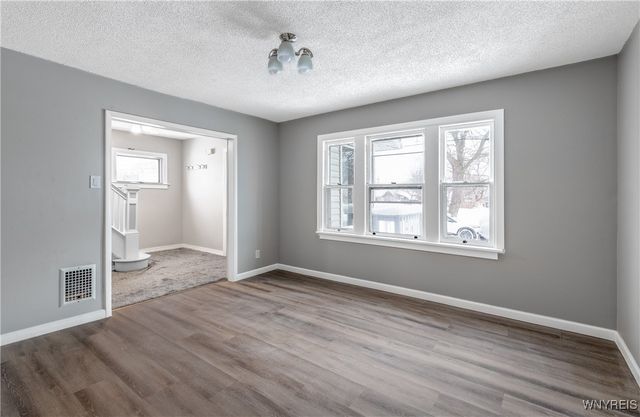 2213 Mackenna Avenue, Niagara Falls, NY 14303