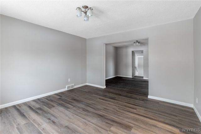 2213 Mackenna Avenue, Niagara Falls, NY 14303