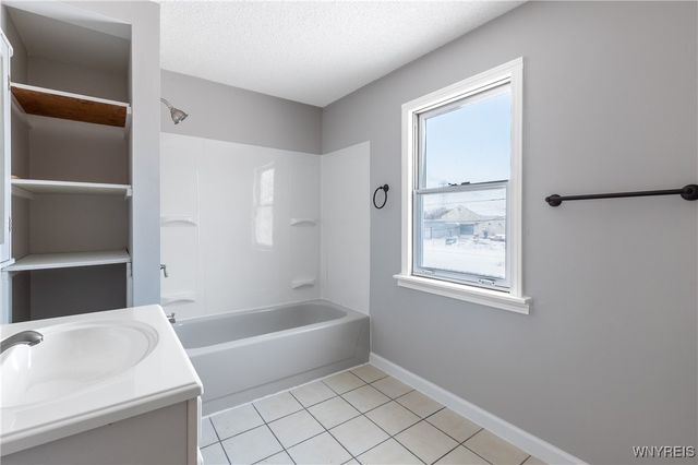 2213 Mackenna Avenue, Niagara Falls, NY 14303