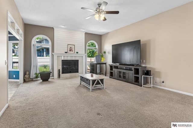 7513 S 95th Street, La Vista, NE 68128