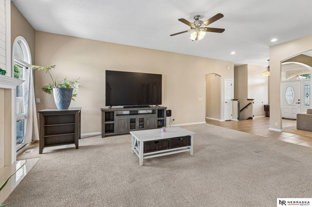 7513 S 95th Street, La Vista, NE 68128