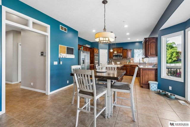 7513 S 95th Street, La Vista, NE 68128