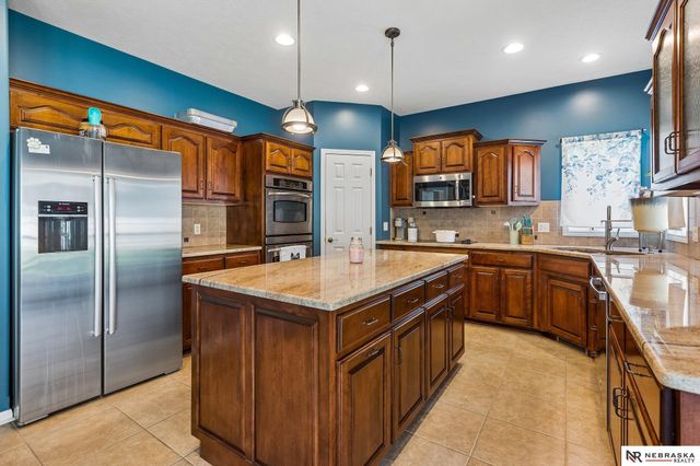 7513 S 95th Street, La Vista, NE 68128