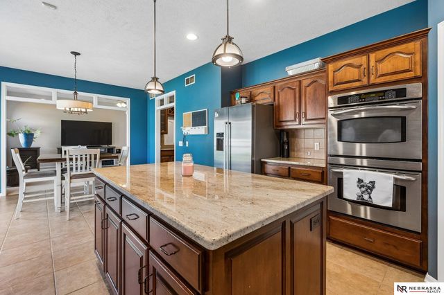 7513 S 95th Street, La Vista, NE 68128
