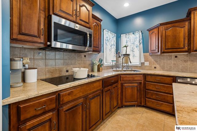7513 S 95th Street, La Vista, NE 68128