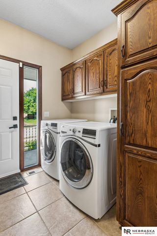 7513 S 95th Street, La Vista, NE 68128