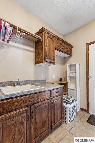 7513 S 95th Street, La Vista, NE 68128