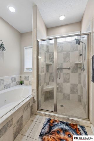7513 S 95th Street, La Vista, NE 68128