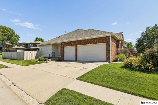 7513 S 95th Street, La Vista, NE 68128