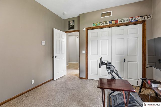 7513 S 95th Street, La Vista, NE 68128