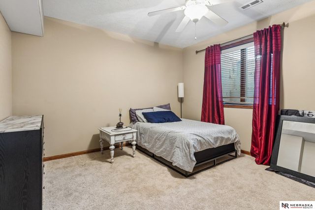 7513 S 95th Street, La Vista, NE 68128
